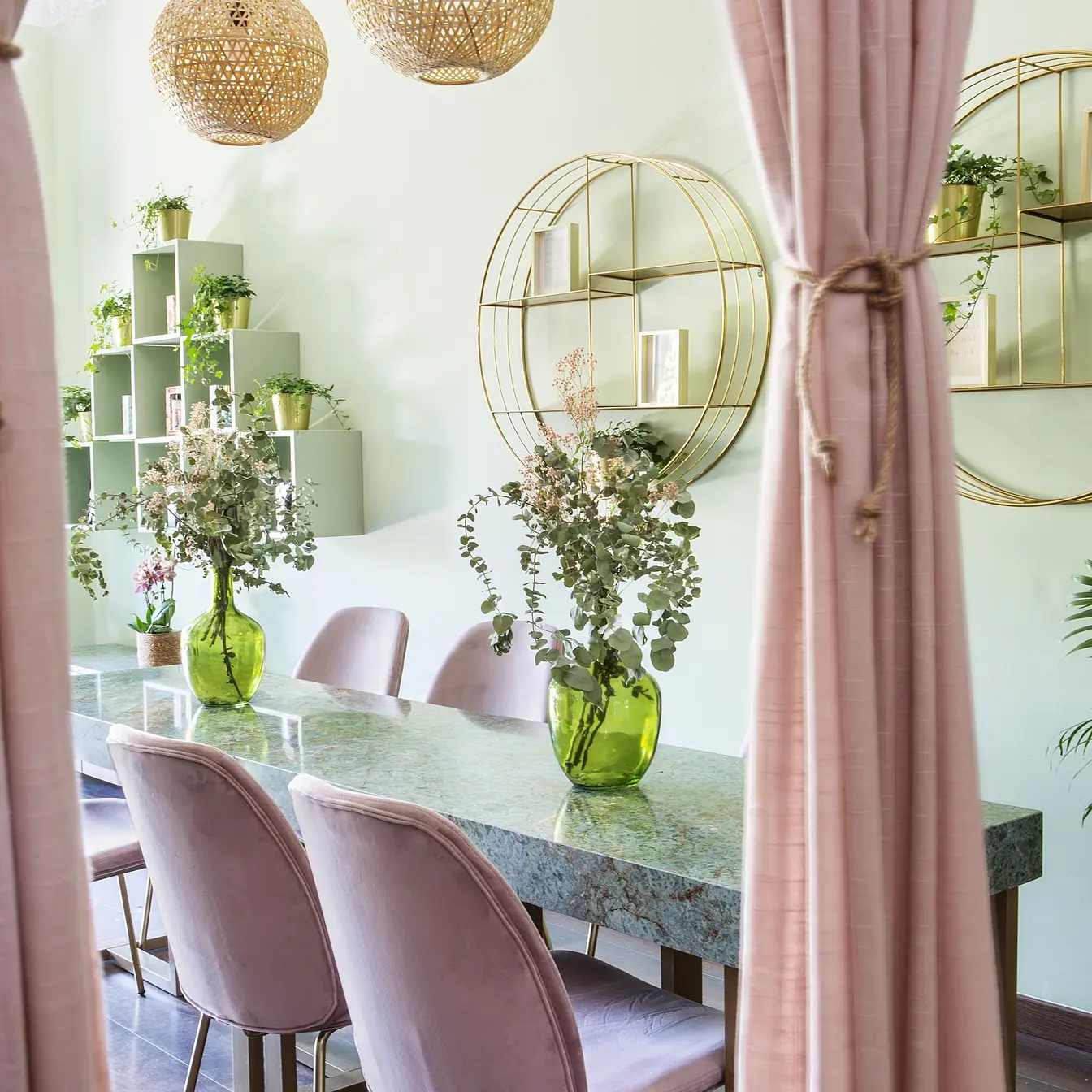 The salon table at The Lab Room
