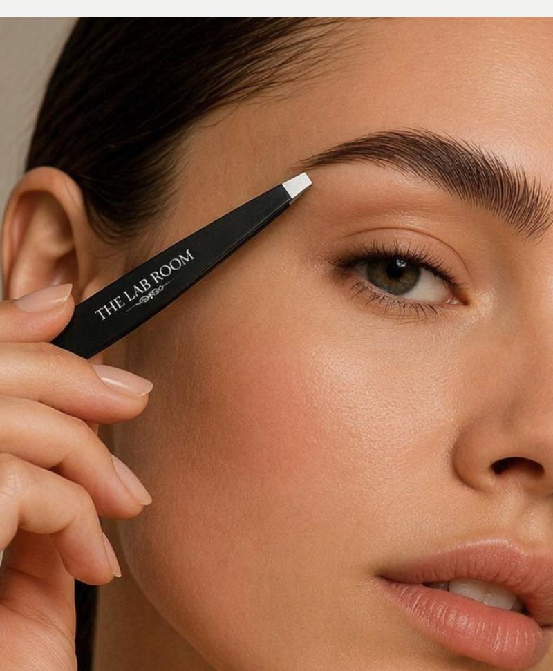 EYEBROW TWEEZERS