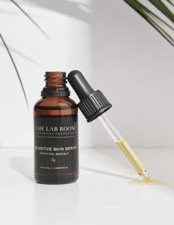 Sensitive Skin Serum: Serum for sensitive skin with calendula, rosewood, chamomile and Inca oil with omega 3, 6 and 9, which hydrates and soothes the most delicate skin, preventing wrinkles